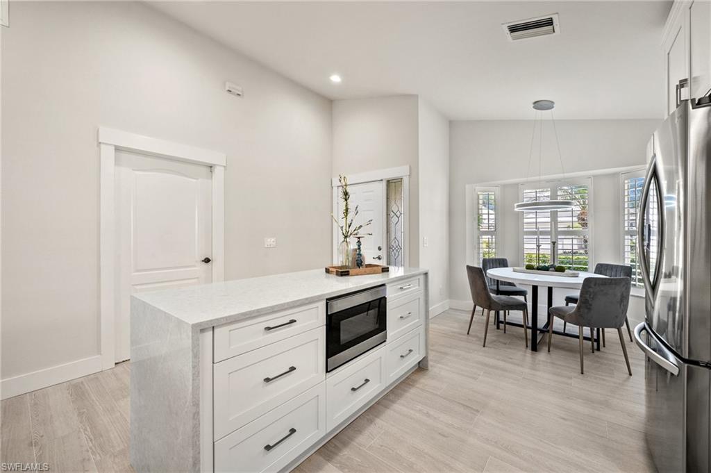 1590 Weybridge CIR # 52