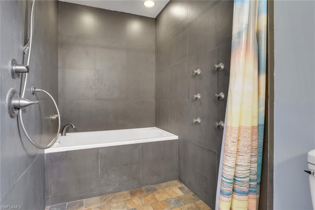 2302 SE 15th TER