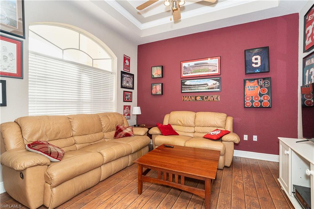 118 Abercrombie AVE