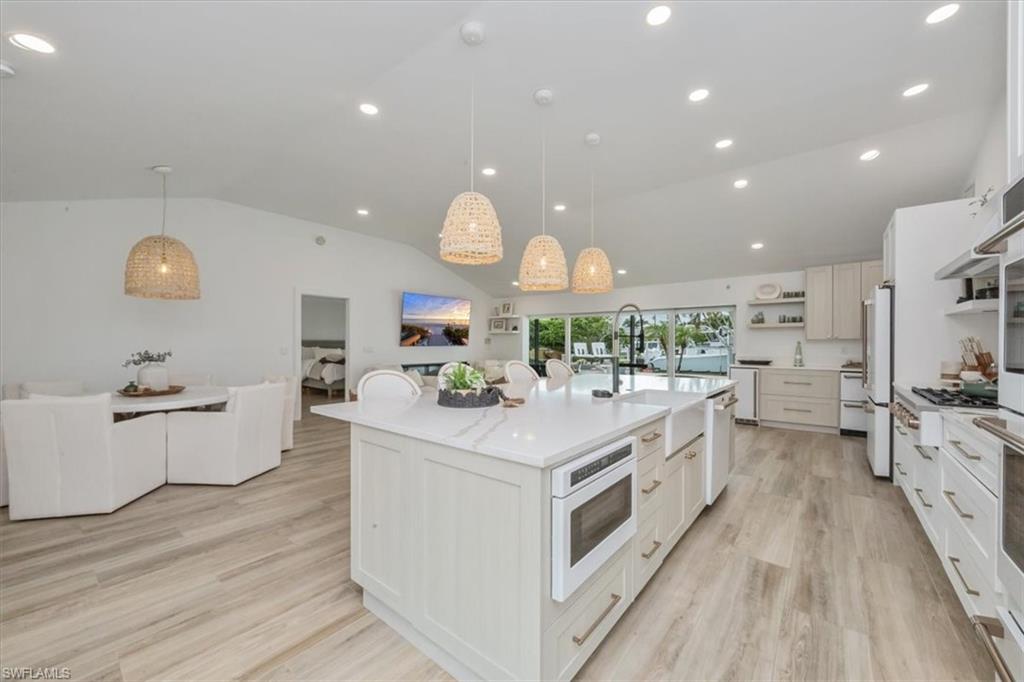 1570 Bonita LN