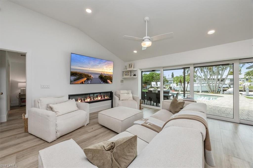 1570 Bonita LN