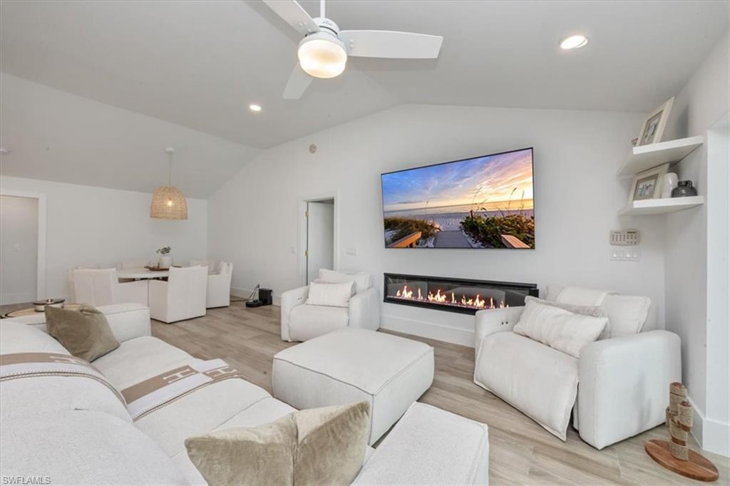 1570 Bonita LN