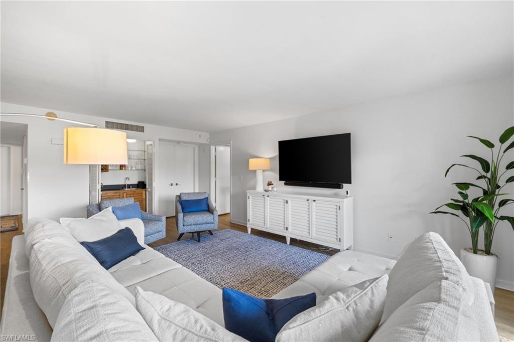 6710 Pelican Bay BLVD # 422