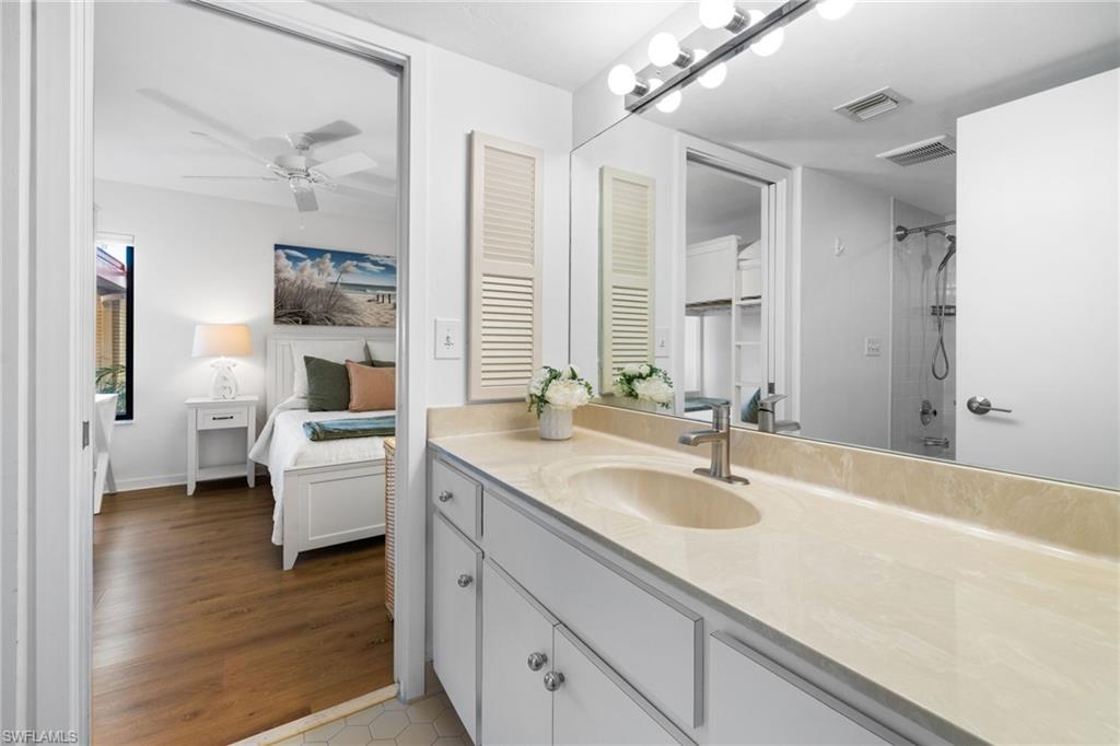 6710 Pelican Bay BLVD # 422