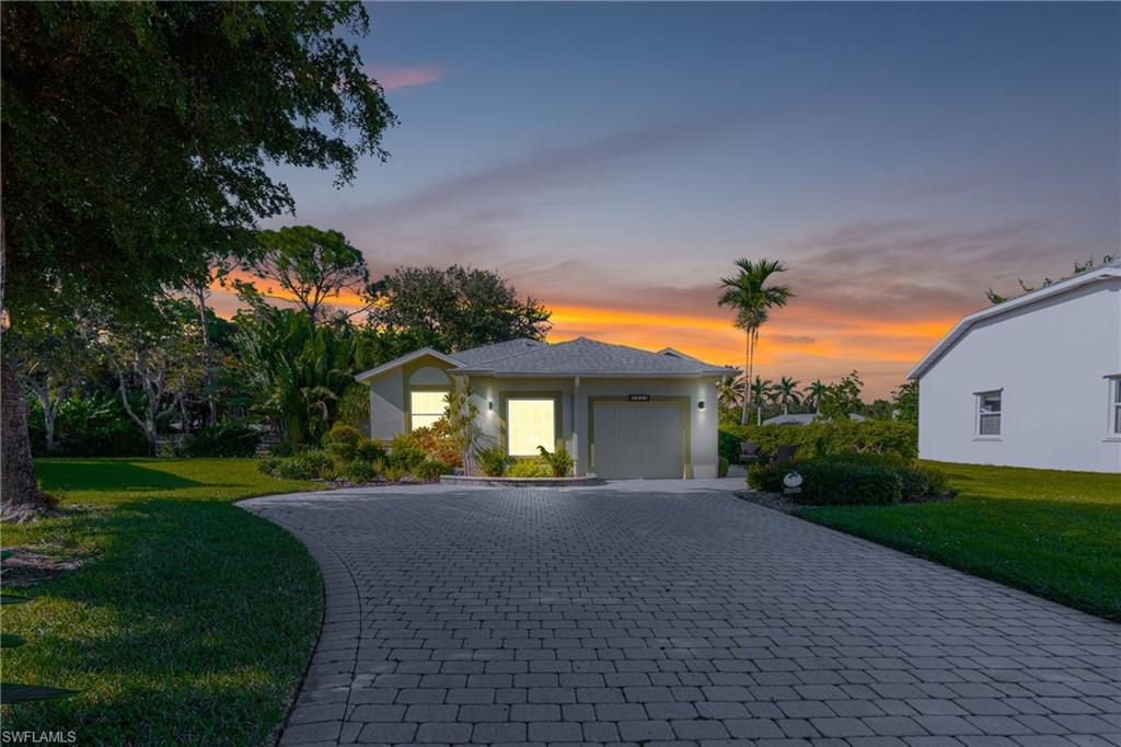 9225 Coachhouse LN