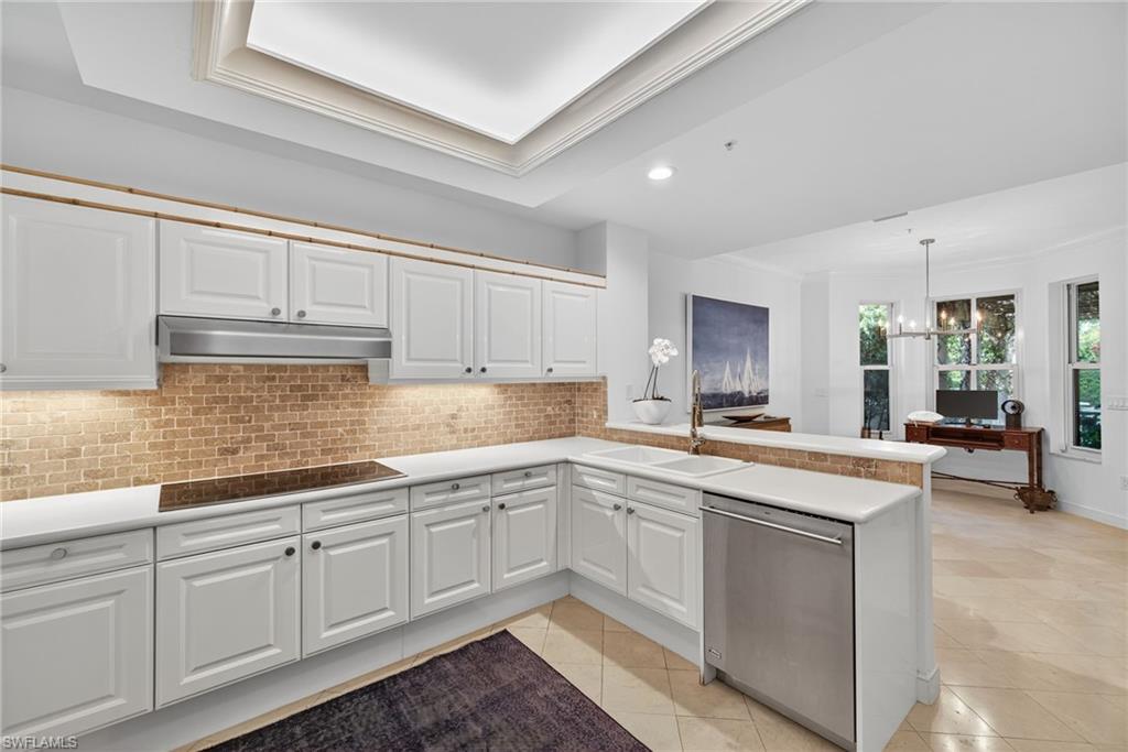 4021 Gulf Shore BLVD N # V19