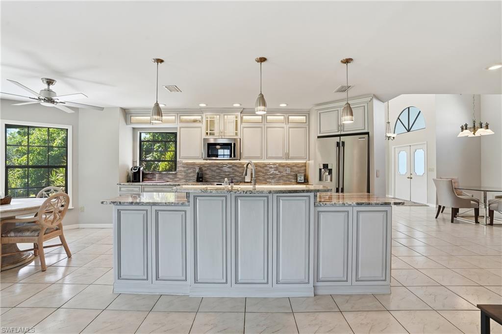 7245 Hendry Creek DR