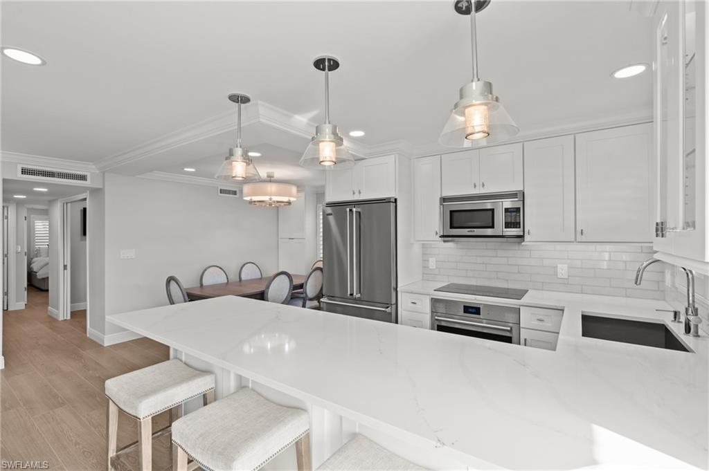 3200 Gulf Shore BLVD N # 106