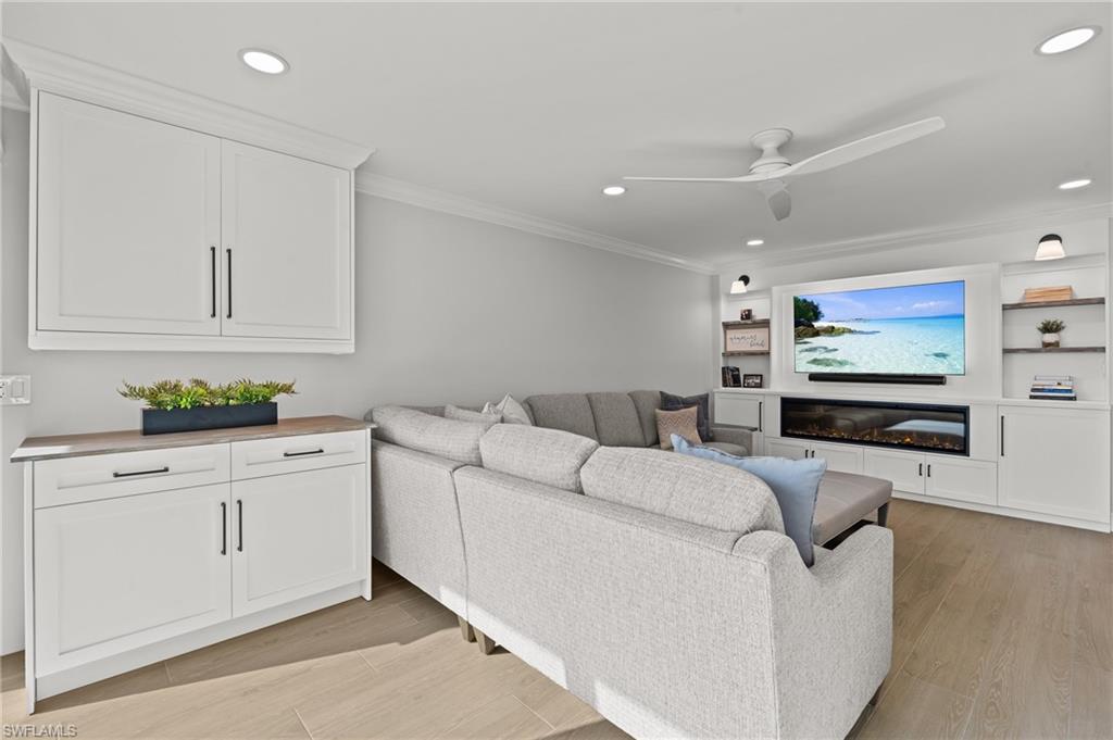 3200 Gulf Shore BLVD N # 106