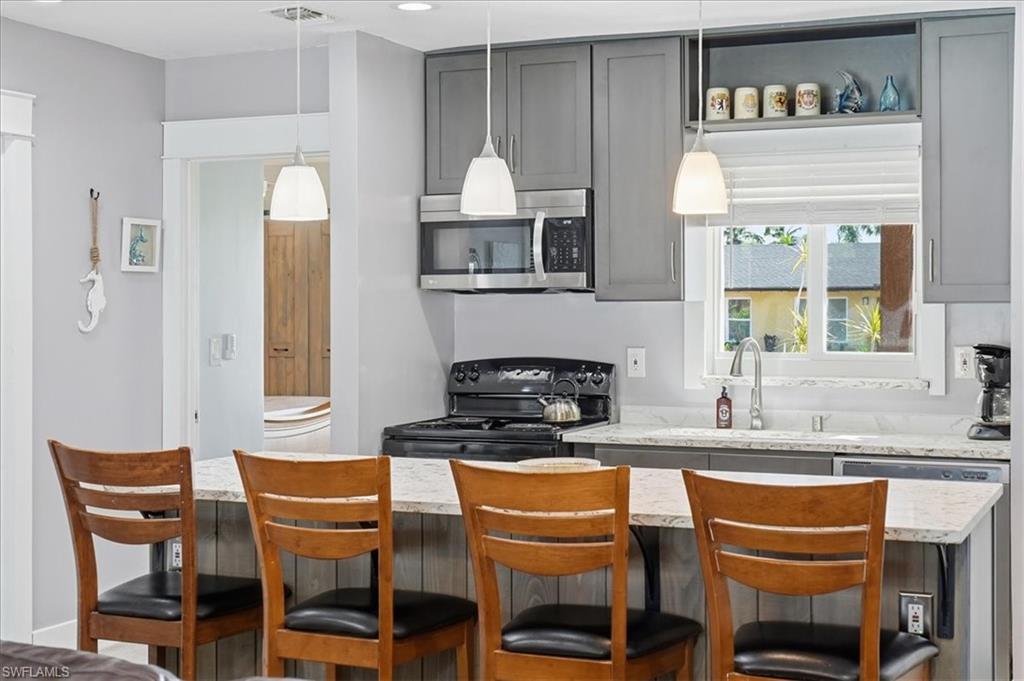 4838/4836 Esplanade ST