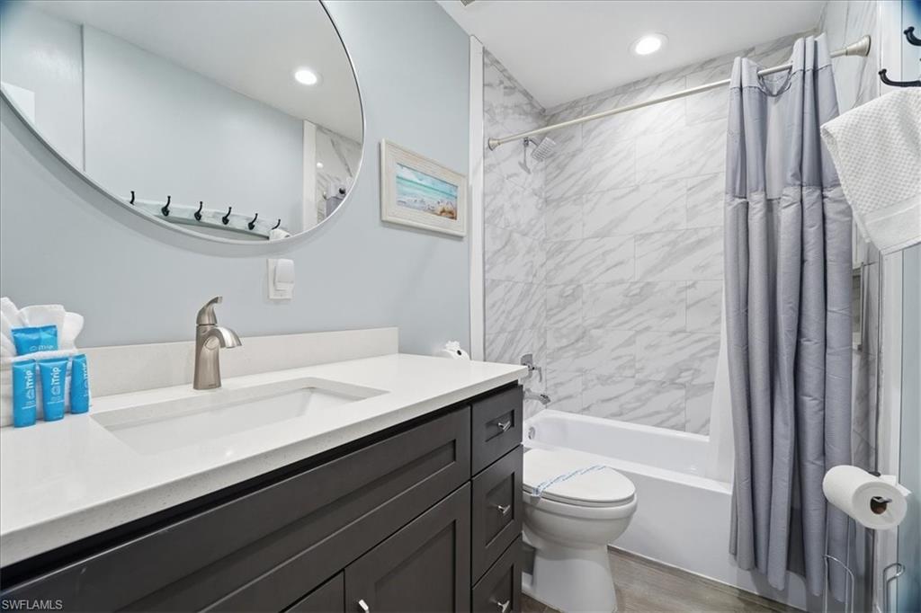 4838/4836 Esplanade ST