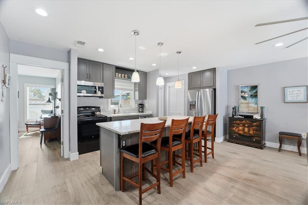 4838/4836 Esplanade ST