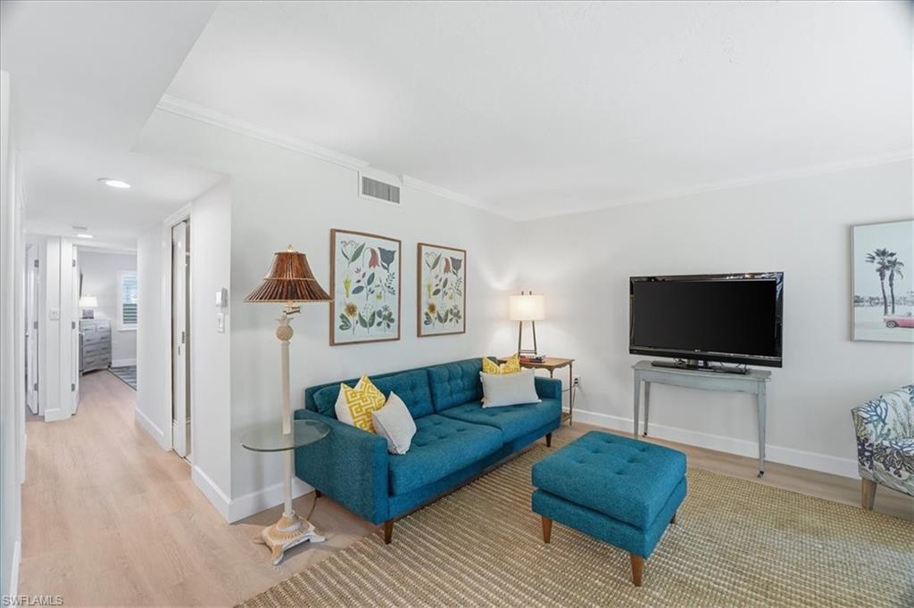 3200 Gulf Shore BLVD N # 105