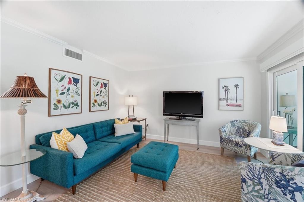 3200 Gulf Shore BLVD N # 105