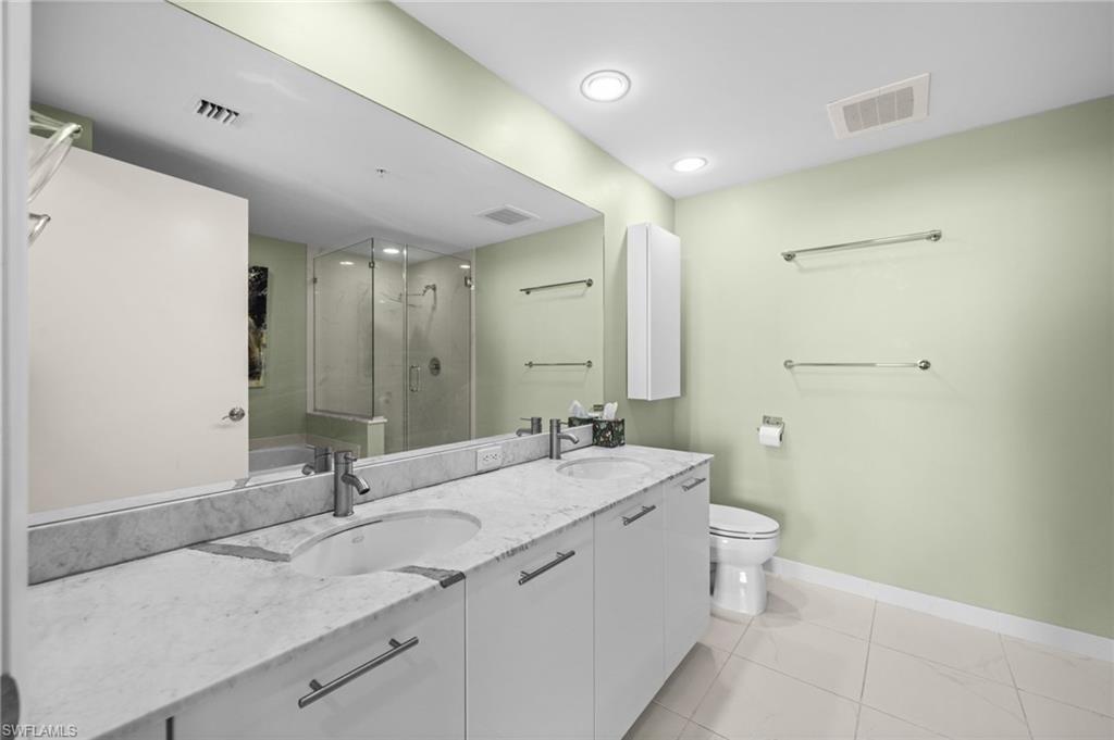 3000 Oasis Grand BLVD # 2702