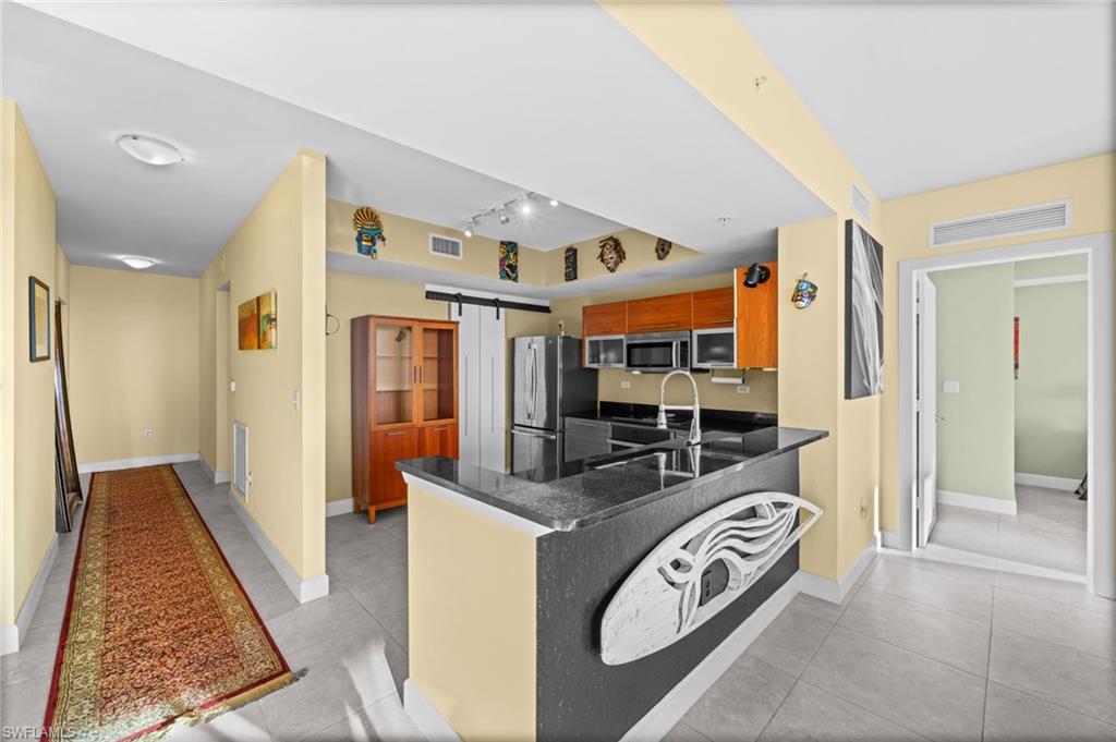 3000 Oasis Grand BLVD # 2702