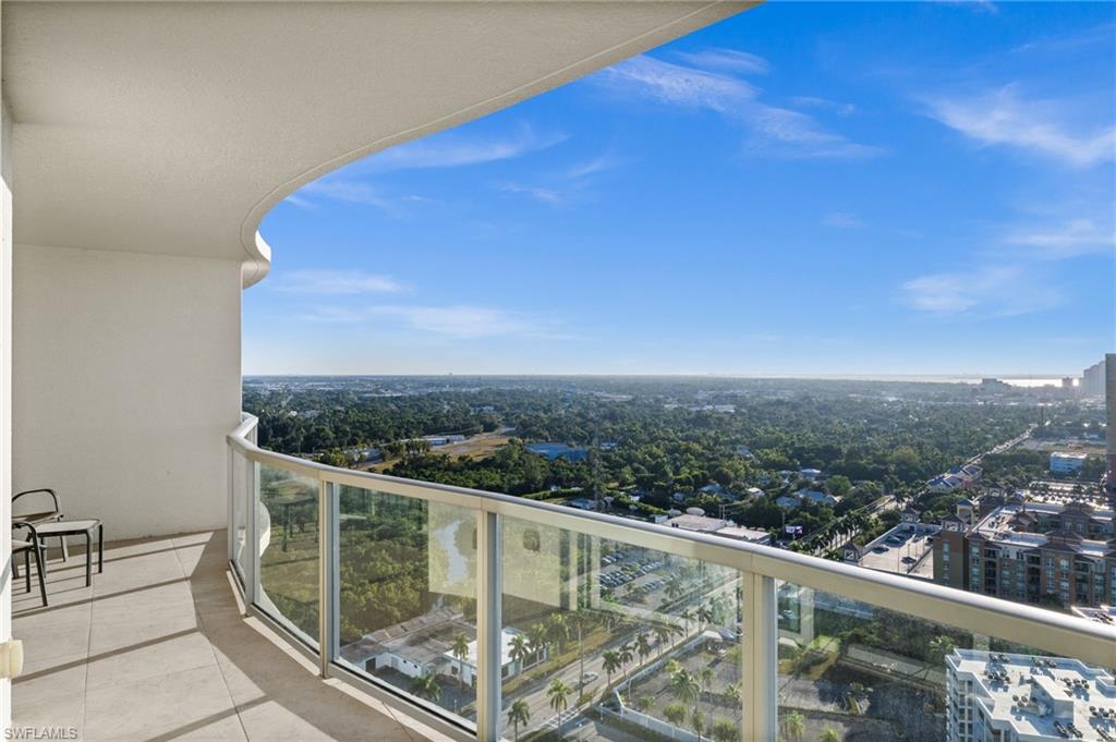 3000 Oasis Grand BLVD # 2702