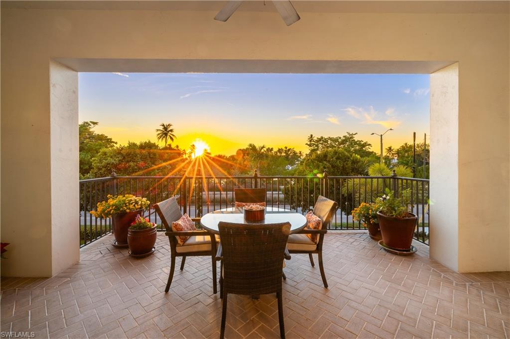 1400 Gulf Shore BLVD N # 201
