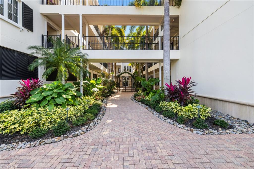 1400 Gulf Shore BLVD N # 201