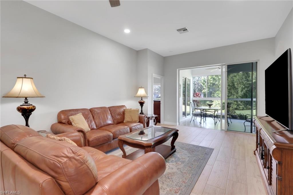 870 Vistana CIR # 52