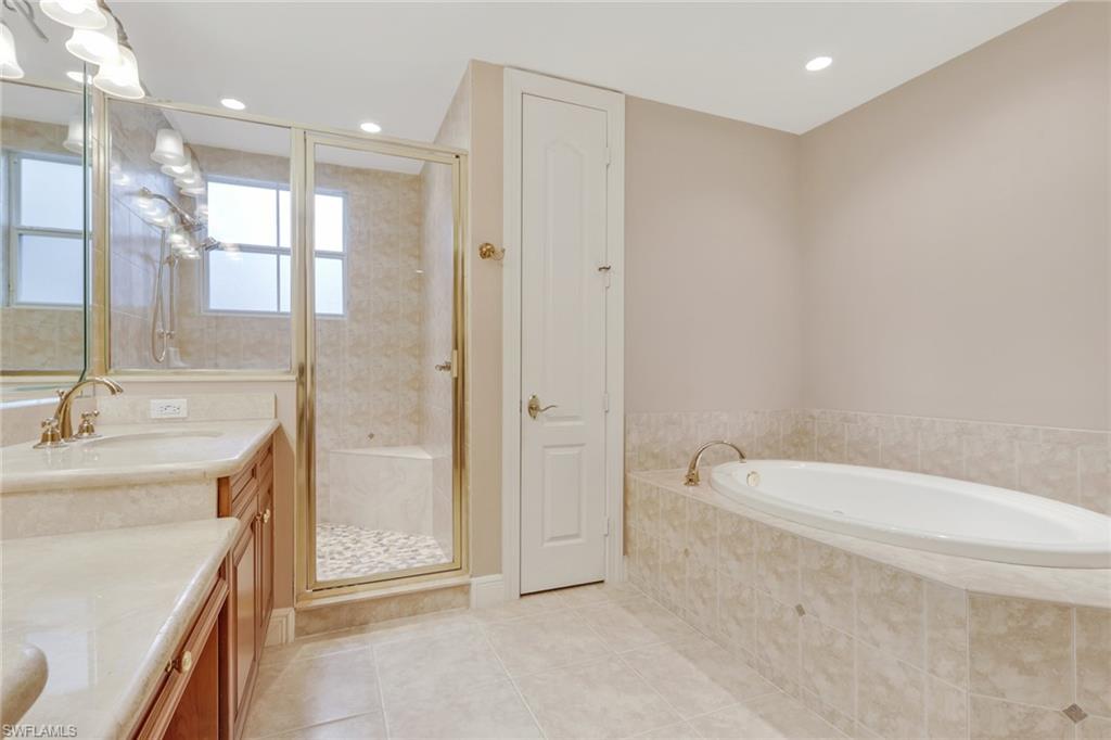 517 Avellino Isles CIR 101