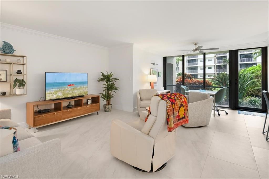 3000 Gulf Shore BLVD N # 106