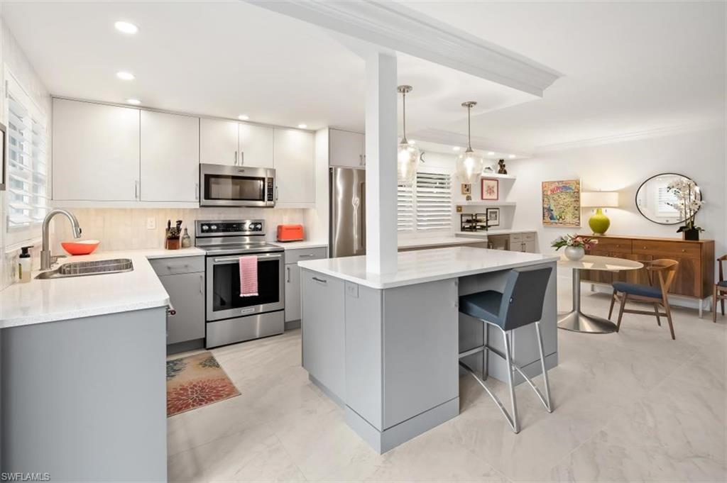 3000 Gulf Shore BLVD N # 106