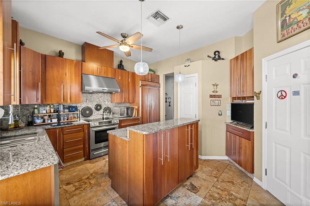 11962 Seabreeze Cove LN