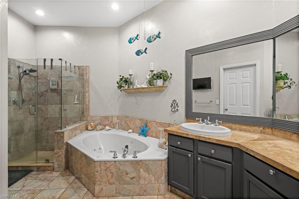 11962 Seabreeze Cove LN