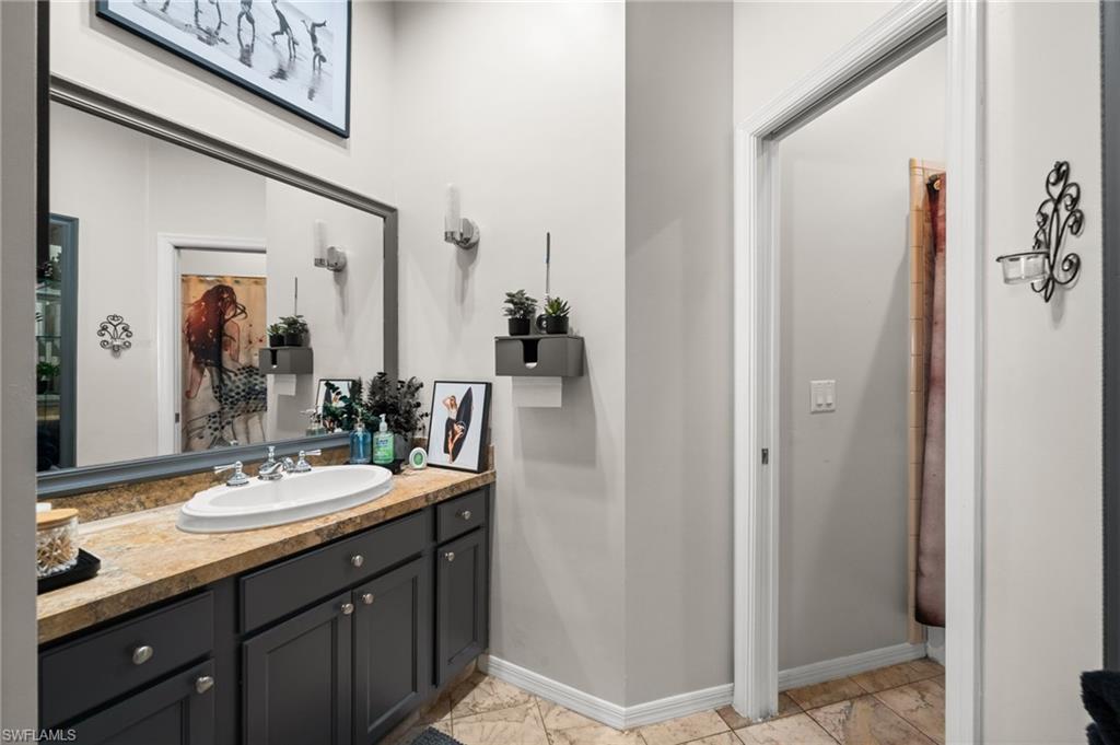 11962 Seabreeze Cove LN