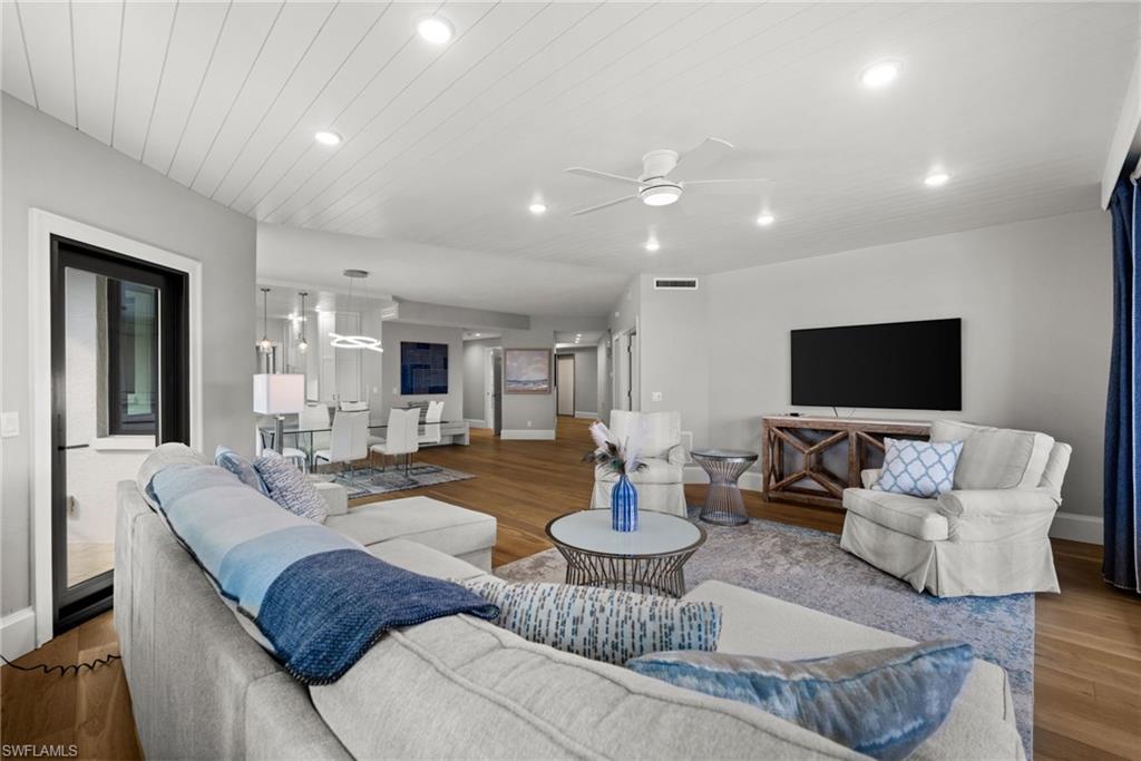 4400 Gulf Shore BLVD N # 504 Unit: 5-504