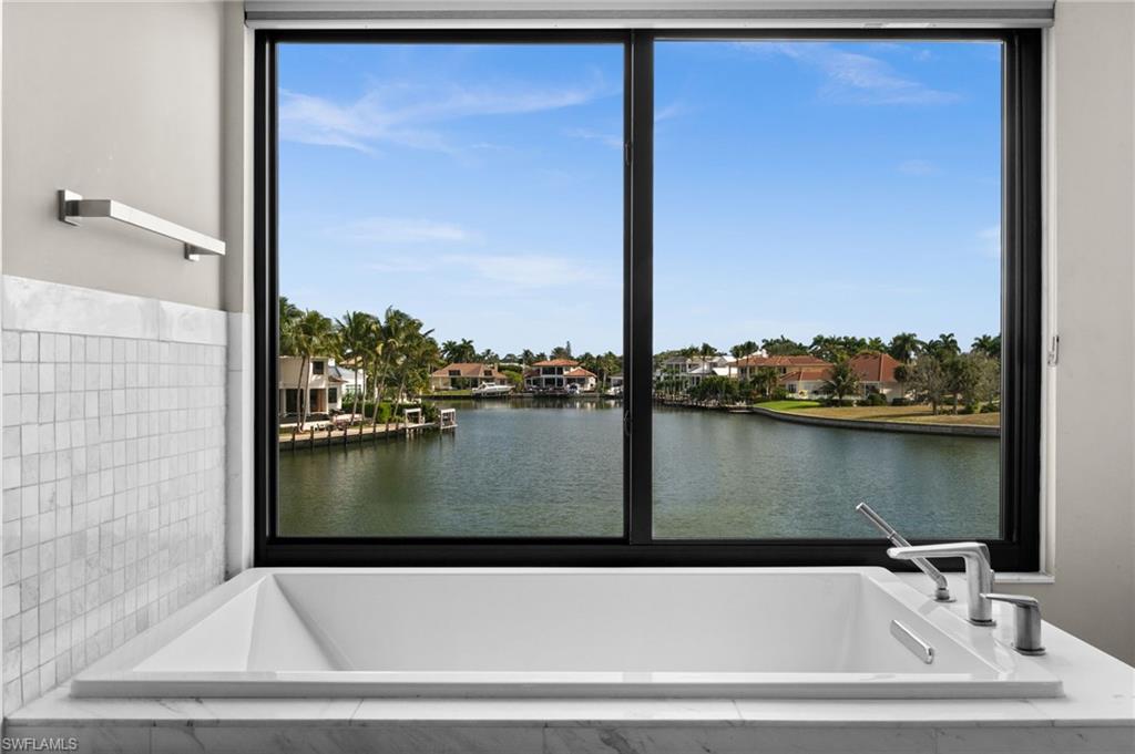 4400 Gulf Shore BLVD N # 504 Unit: 5-504
