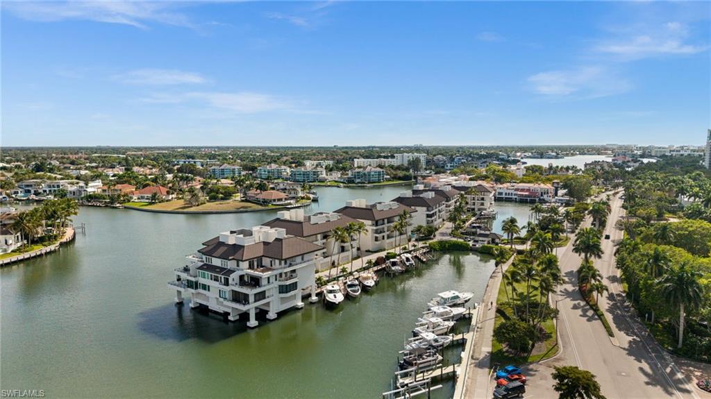 4400 Gulf Shore BLVD N # 504 Unit: 5-504