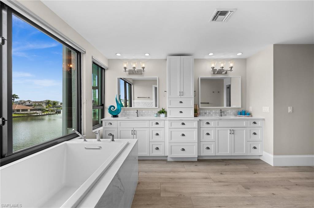 4400 Gulf Shore BLVD N # 504 Unit: 5-504