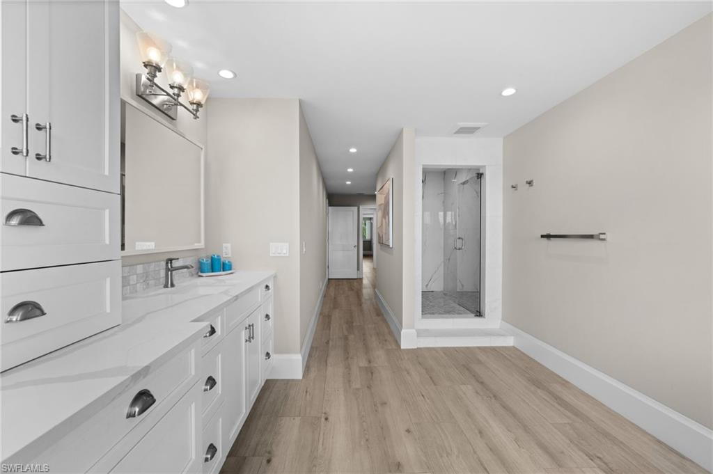 4400 Gulf Shore BLVD N # 504 Unit: 5-504
