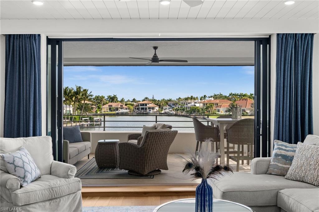 4400 Gulf Shore BLVD N # 504 Unit: 5-504
