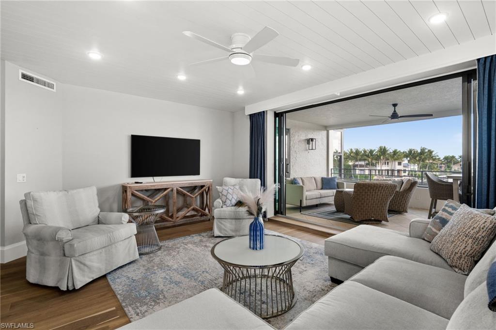 4400 Gulf Shore BLVD N # 504 Unit: 5-504