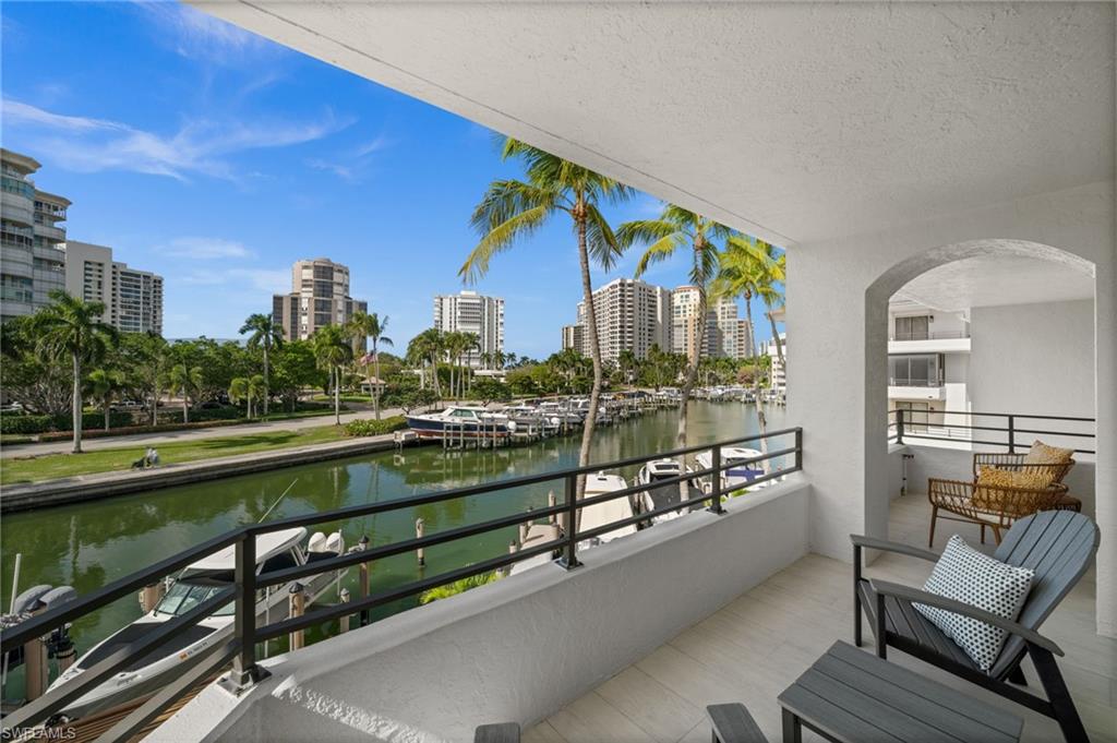 4400 Gulf Shore BLVD N # 504 Unit: 5-504