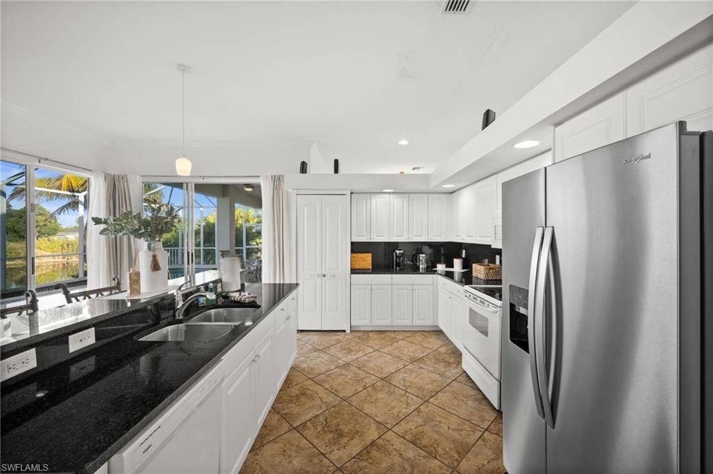 828 NE 6th AVE