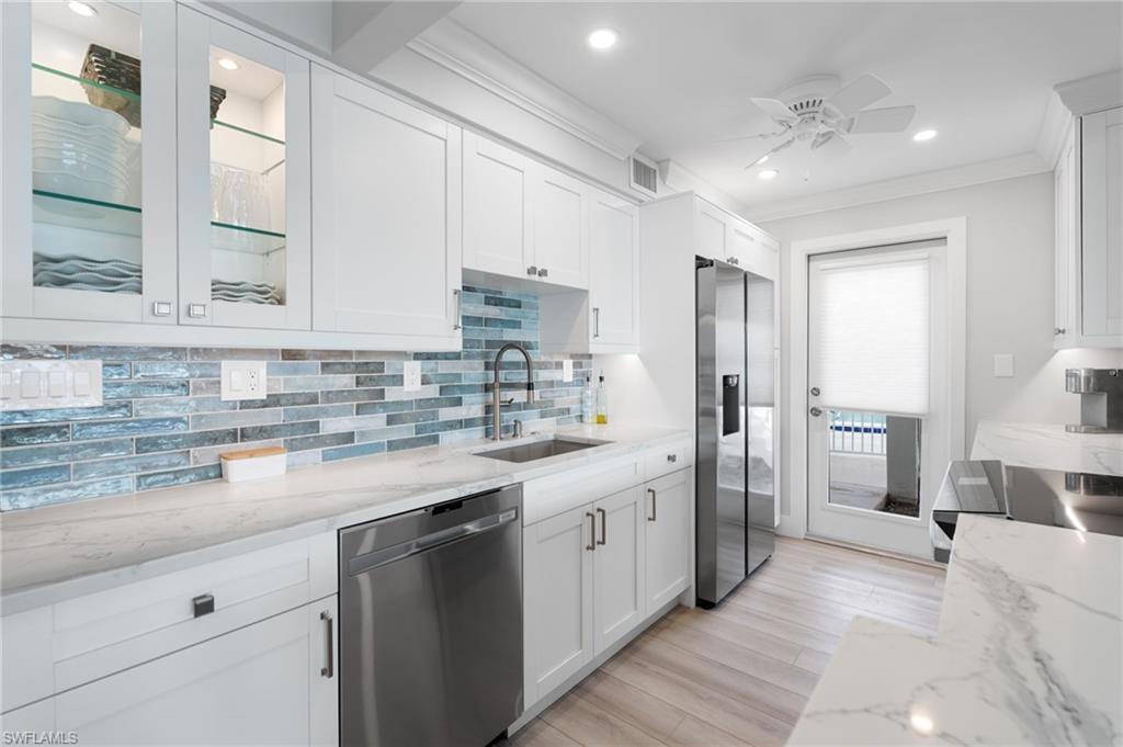 322 Harbour DR 103A