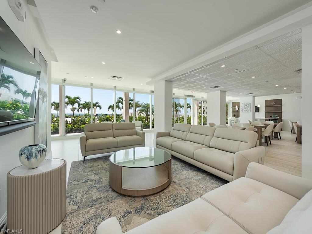 3443 Gulf Shore BLVD N # 309