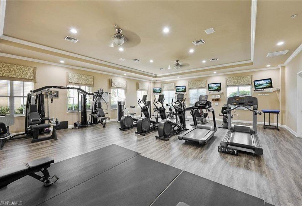 1620 Cayman CT # 4