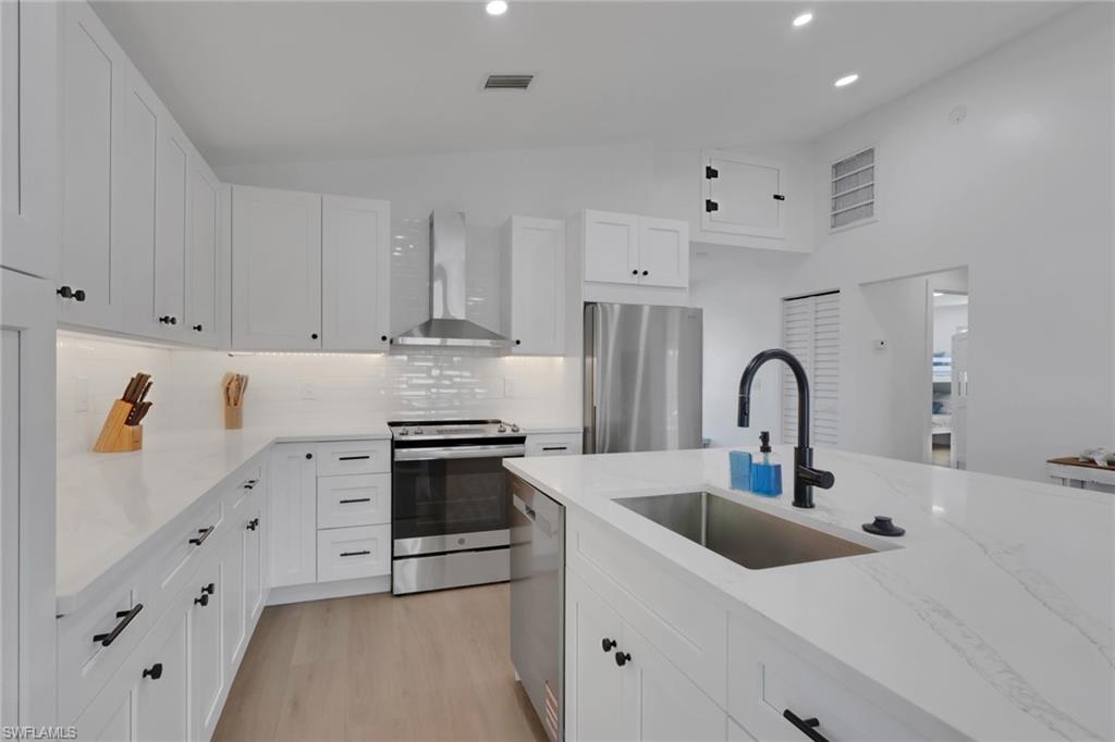2700 Gulfview DR