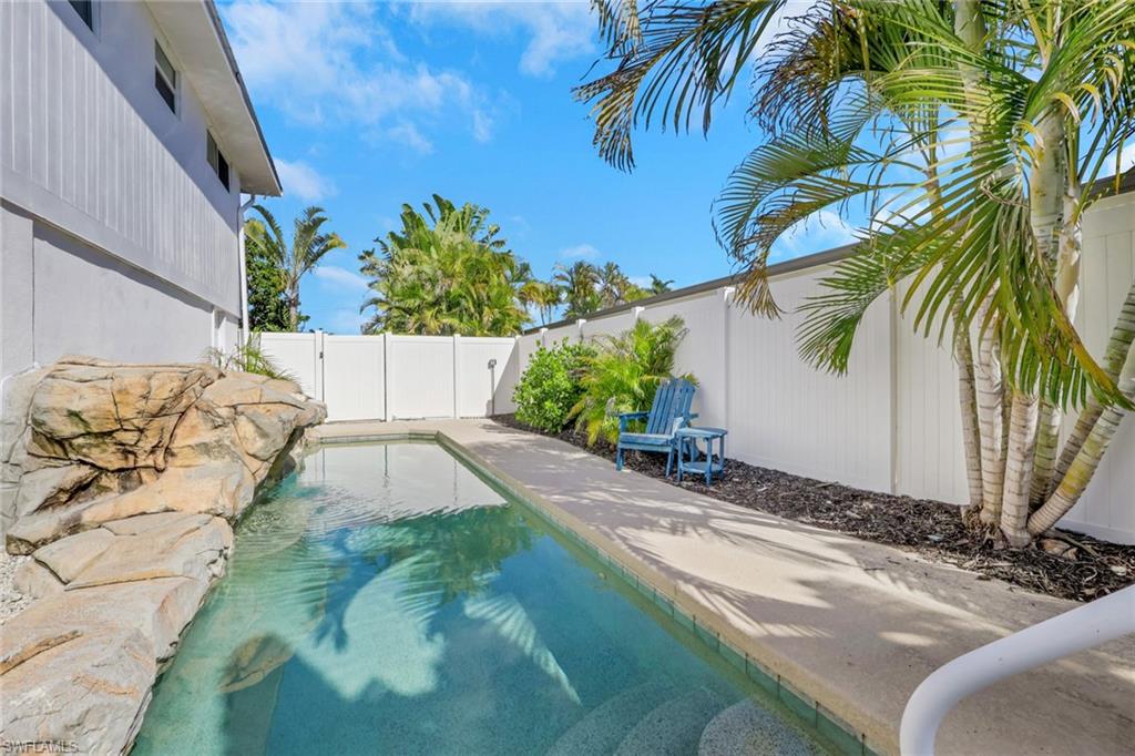 2700 Gulfview DR