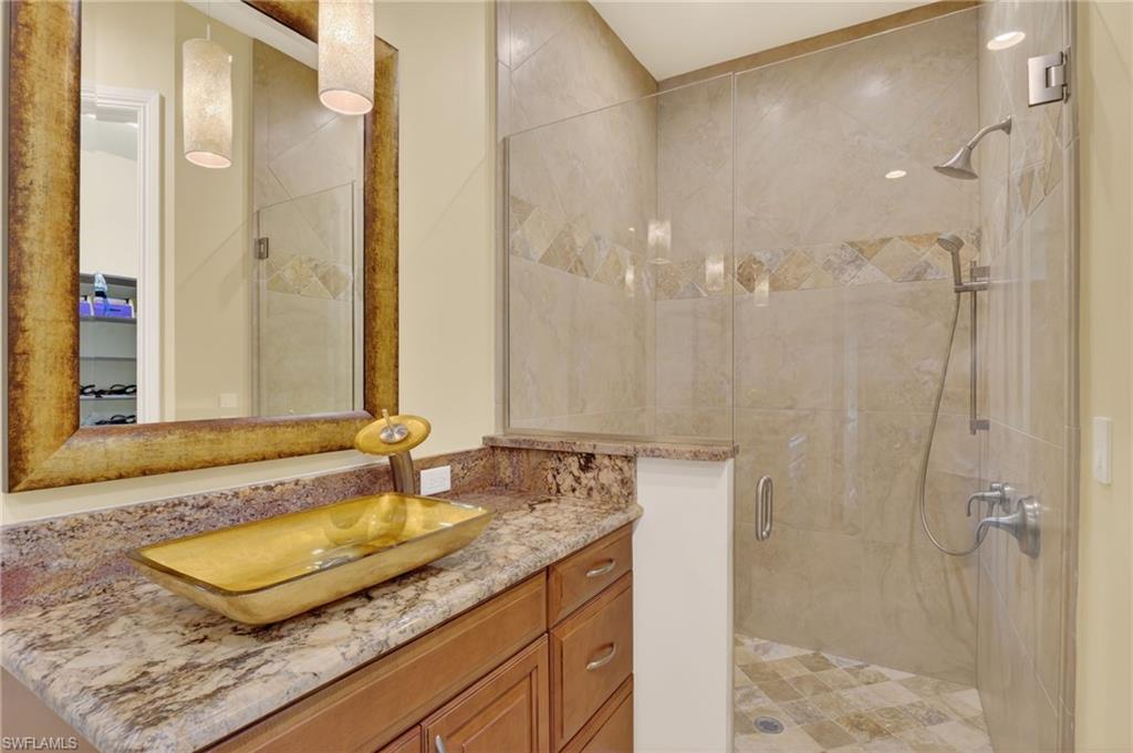 559 93rd AVE N