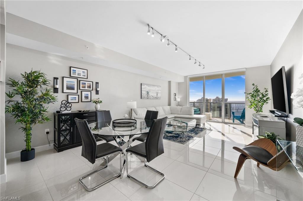 3000 Oasis Grand BLVD # 2903