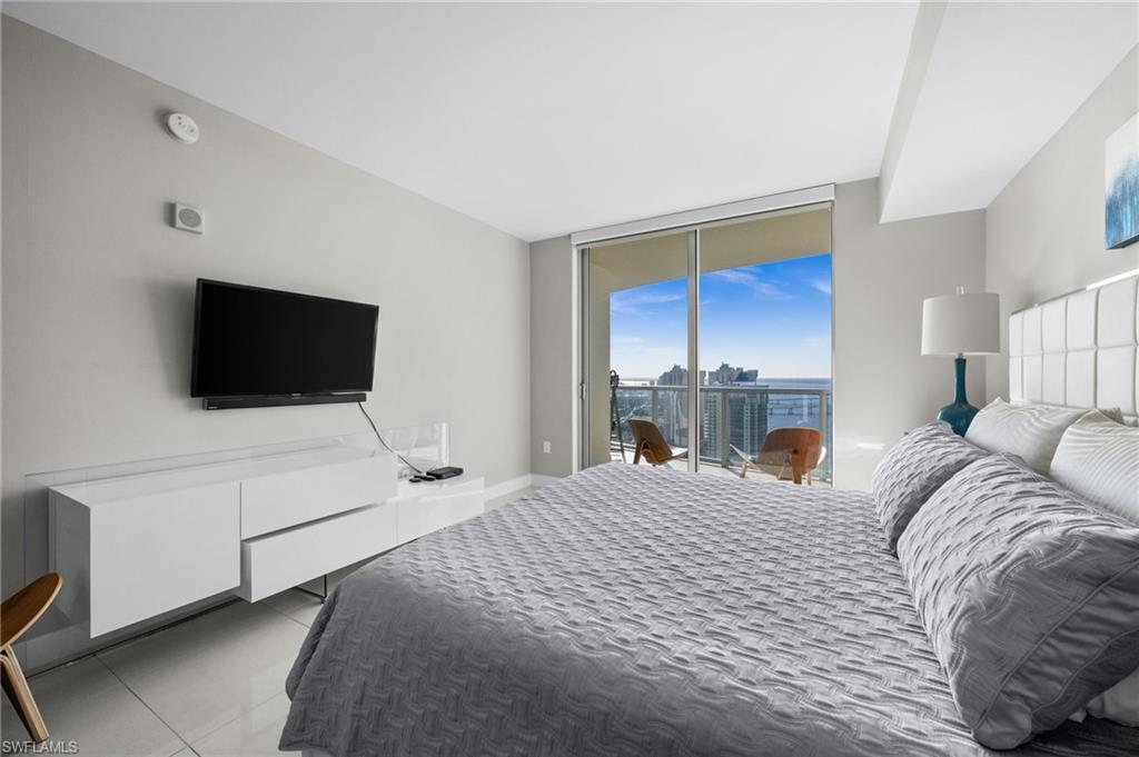 3000 Oasis Grand BLVD # 2903