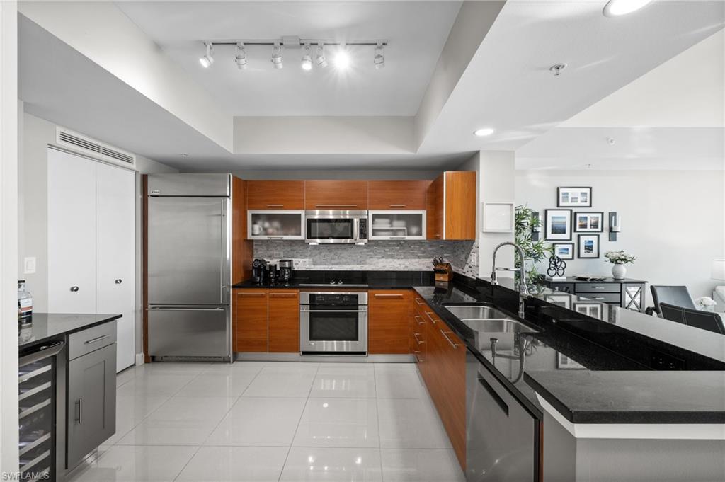3000 Oasis Grand BLVD # 2903