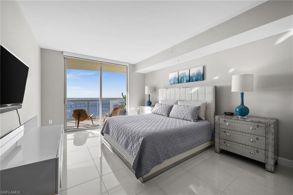 3000 Oasis Grand BLVD # 2903