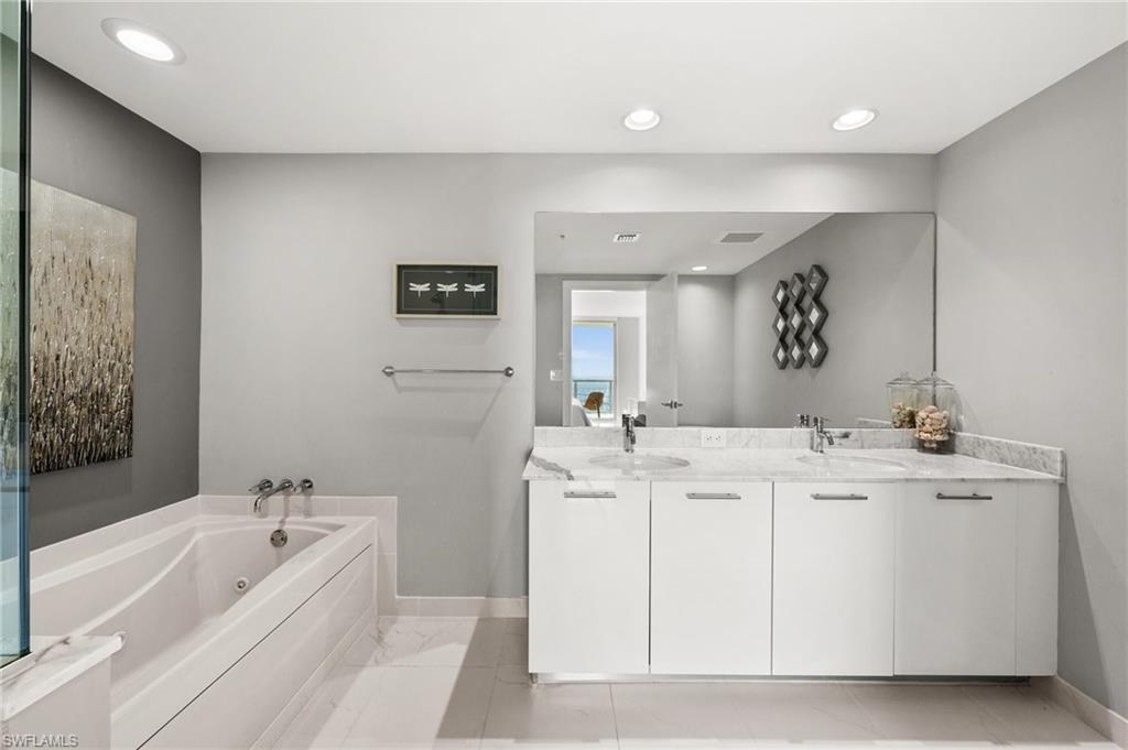 3000 Oasis Grand BLVD # 2903